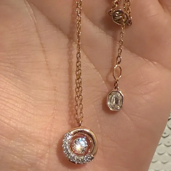 Swarovski Dextera Necklace - Picture 3 of 5